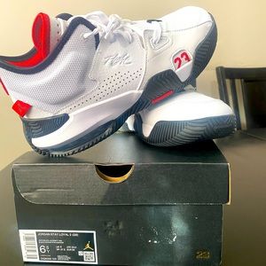 Jordan Stay Loyal 2 (Size 8 Womens or 6.5Y)